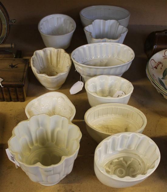 10 white ceramic jelly moulds, Yardley English Lavender pin tray, Copeland vase & sundry china